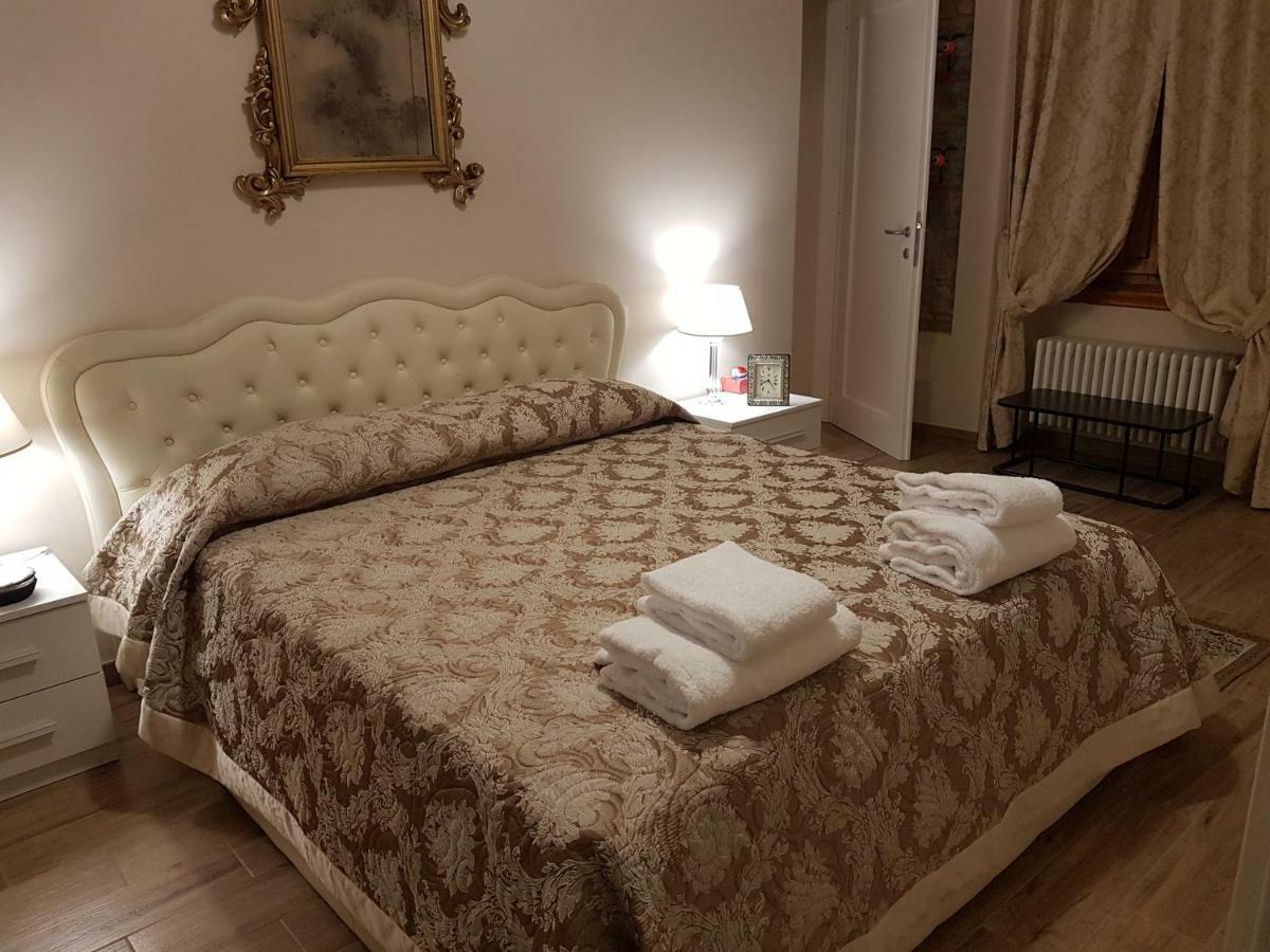Duomo Luxury Apartment "Palazzo Del Re" Florenz Exterior foto